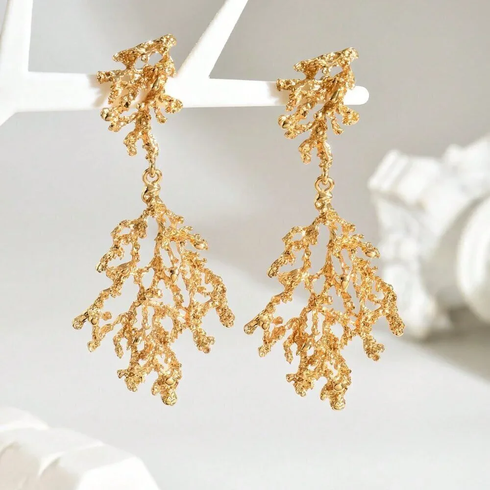 Multicolor Elegant Women's Faux Pearl Shell Gold Stud Earrings